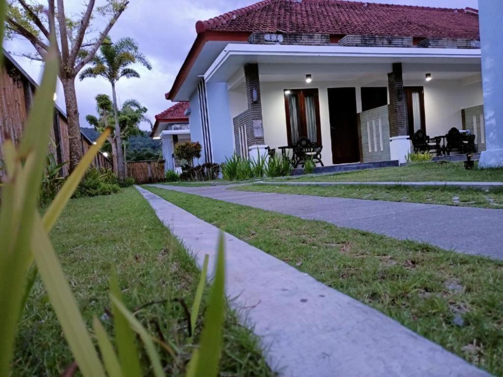 Sapak Bungalow Selong Belanak Exterior photo
