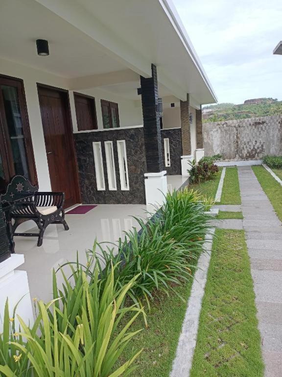 Sapak Bungalow Selong Belanak Exterior photo